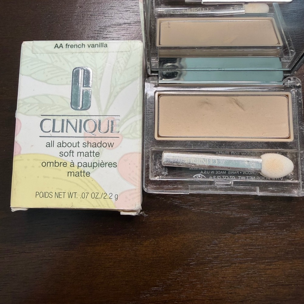 Clinique All About Shadow Soft Matte - AA French Vanilla